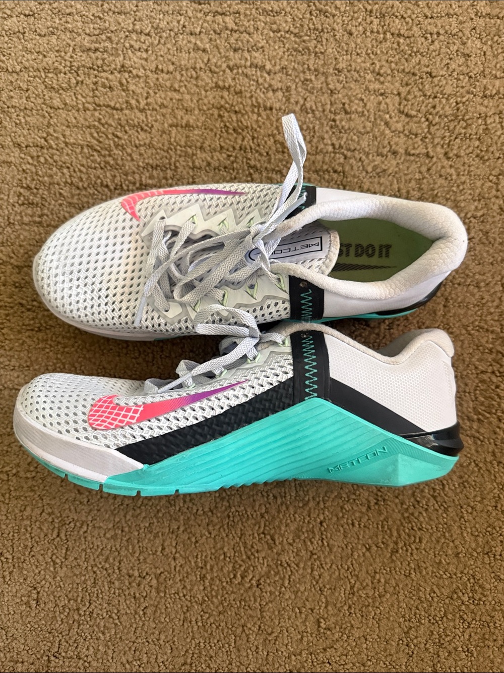 Nike Women's Metacon  White Teal Pink Cross-Training Shoes size 7-5